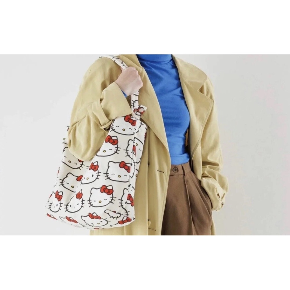 BAGGU x Hello Kitty horizontal duck bag - Picture 6 of 6